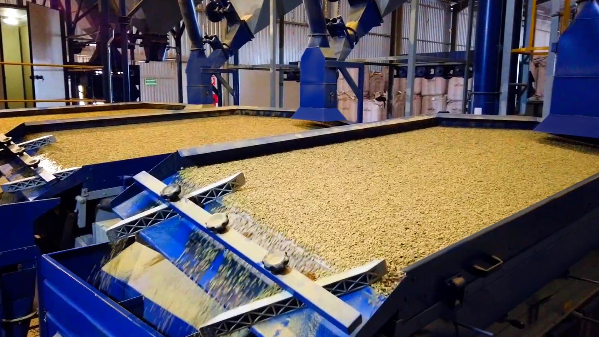 Gravity separator Pinhalense for coffee warehouses.